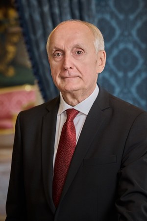 Dr. Baka András